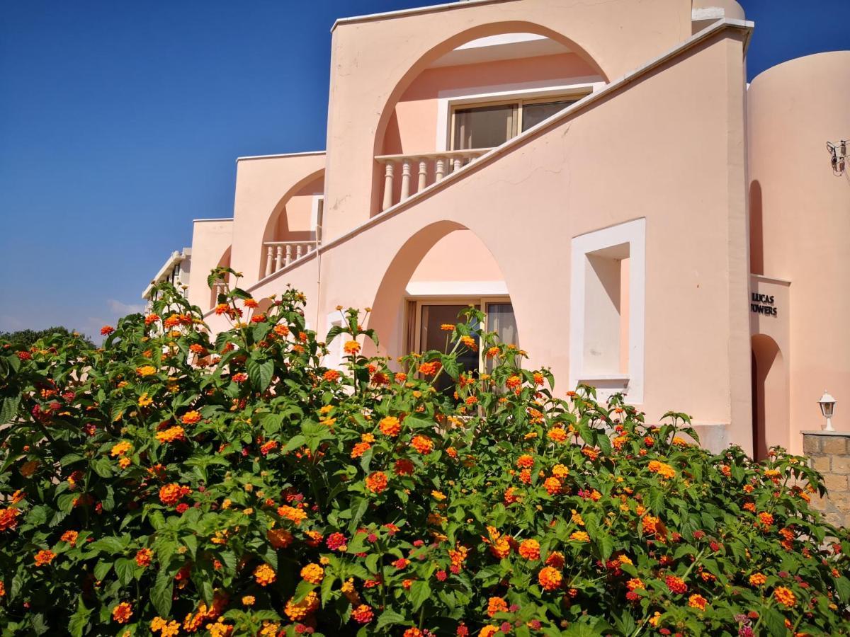 Seashell Apartments Paphos Exterior foto